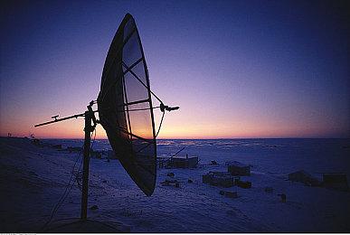 原定情人节发布的《Date Everything!》宣布跳票